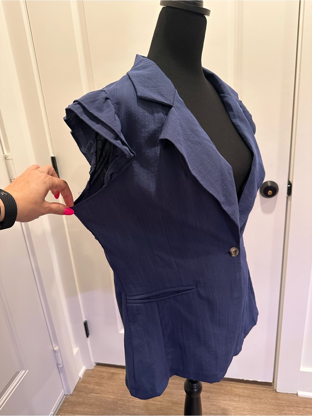 SHEIN Navy Ruffle Cap-Sleeve Blazer Vest - Picture 8 of 13
